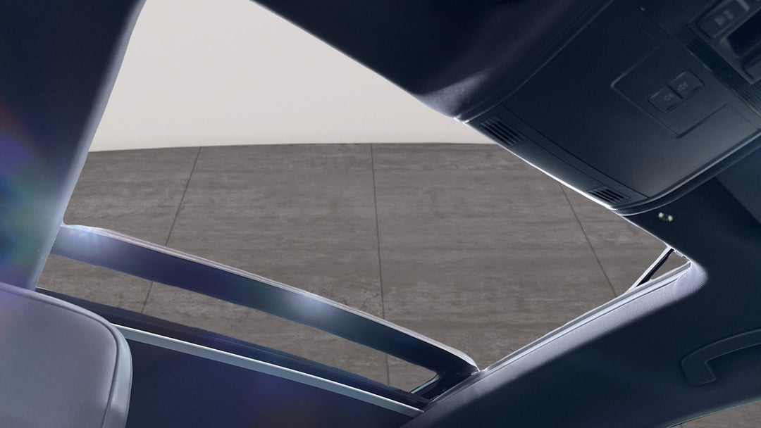 2019 Volkswagen Tiguan 132 Tsi R-line Edition, Automatic, 63435 km, Interior Sunroof/Moonroof