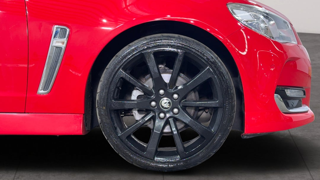 2017 Holden Commodore Sv6, Automatic, 153195 km, Right Front Wheel