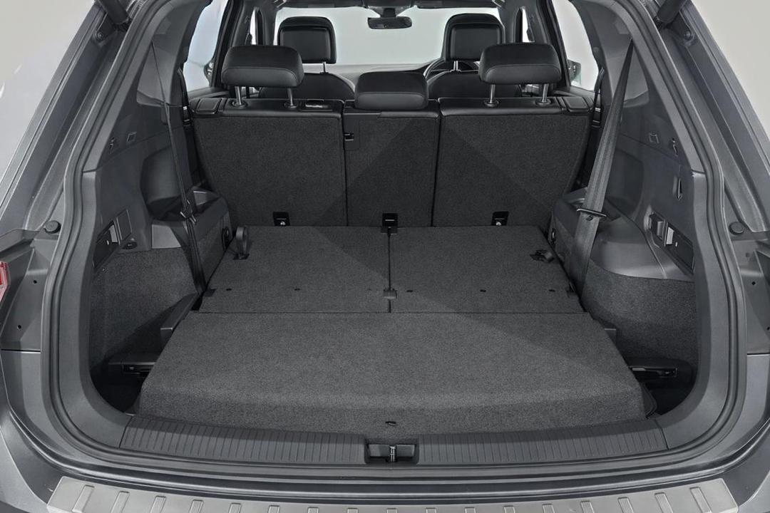 2019 Volkswagen Tiguan Allspace 162 Tsi Highline, Automatic, 63317 km, Boot Inside View