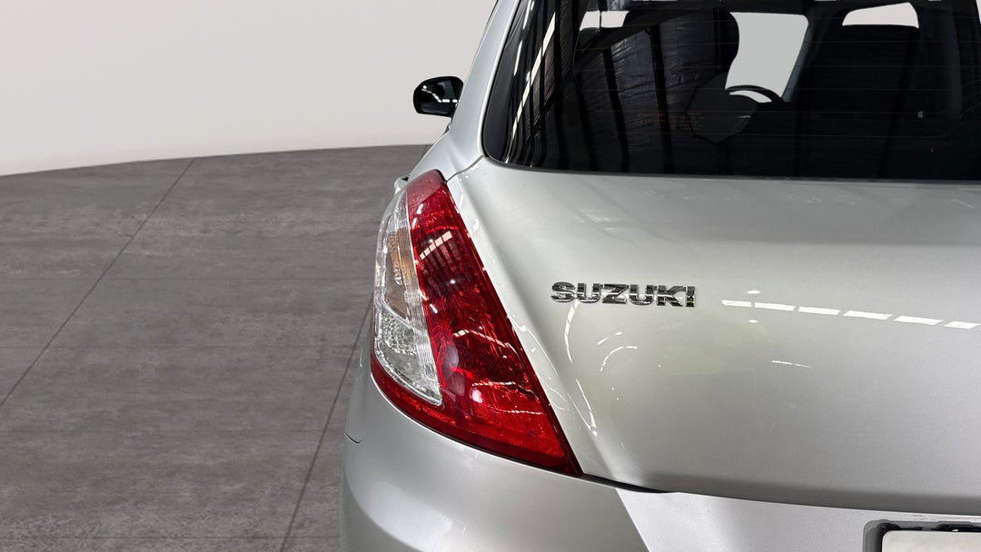 2015 Suzuki Swift Gl Navigator, Automatic, 64729 km, Badge (Boot Left Side)