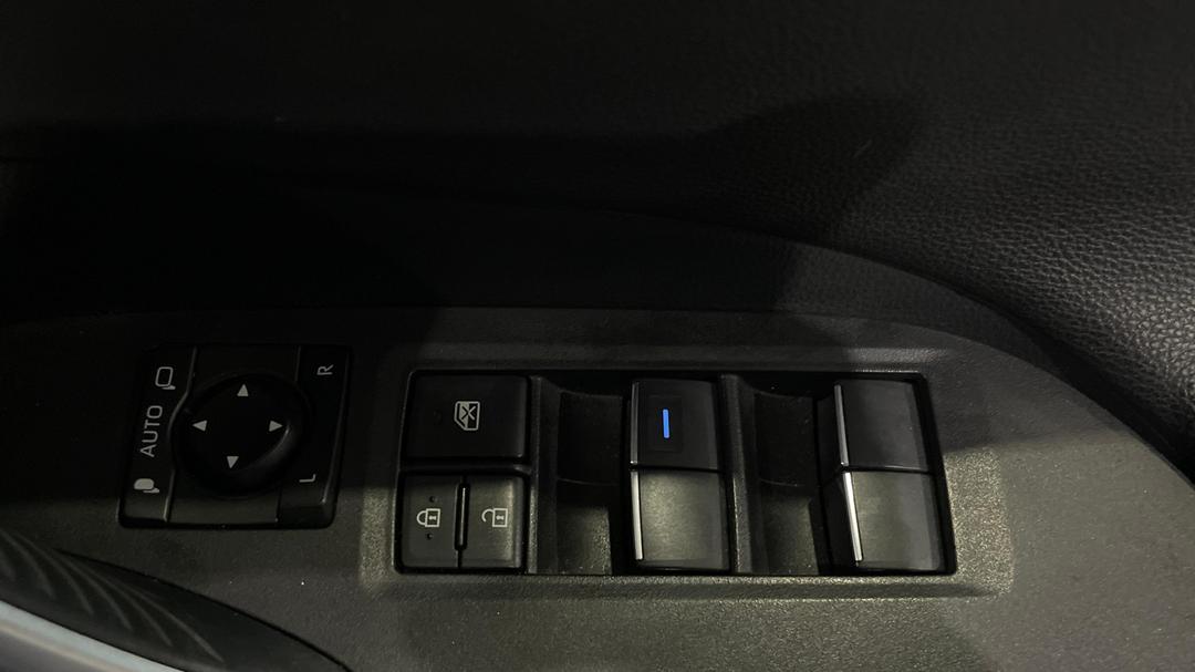 2021 Toyota RAV4 Cruiser (AWD) Hybrid, Automatic, 64602 km, Drivers Side Door Panel Controls