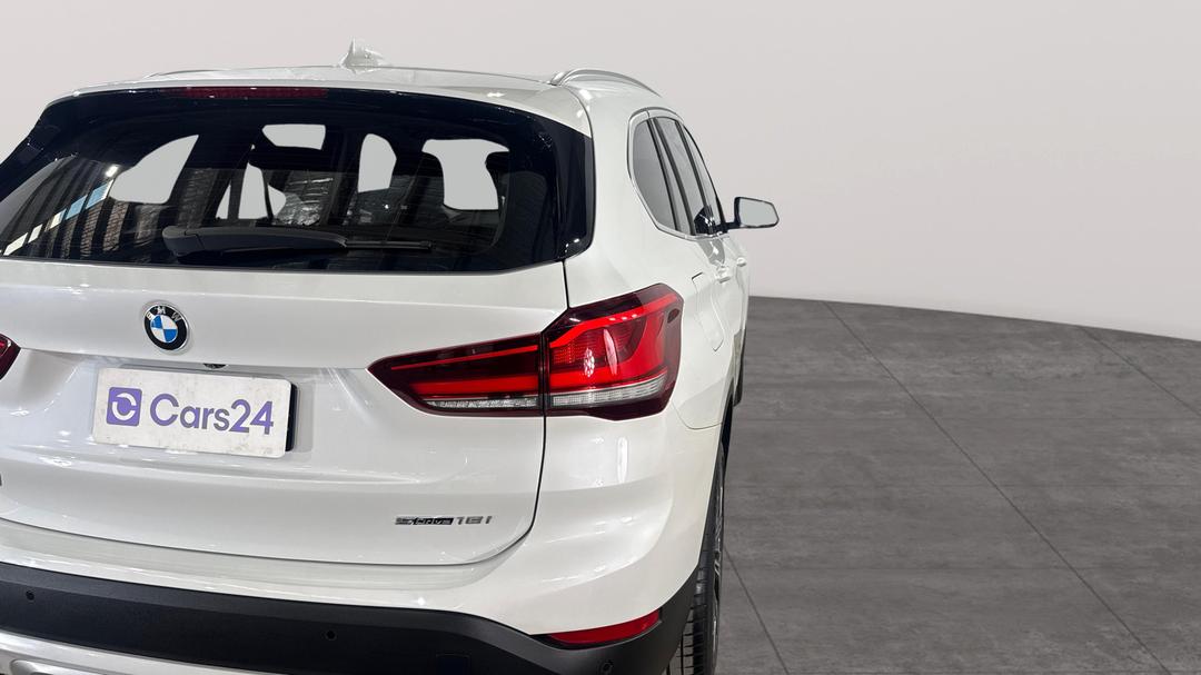 2021 BMW X1 sDrive 18i, Automatic, 28239 km, Badge (Boot Right Side)