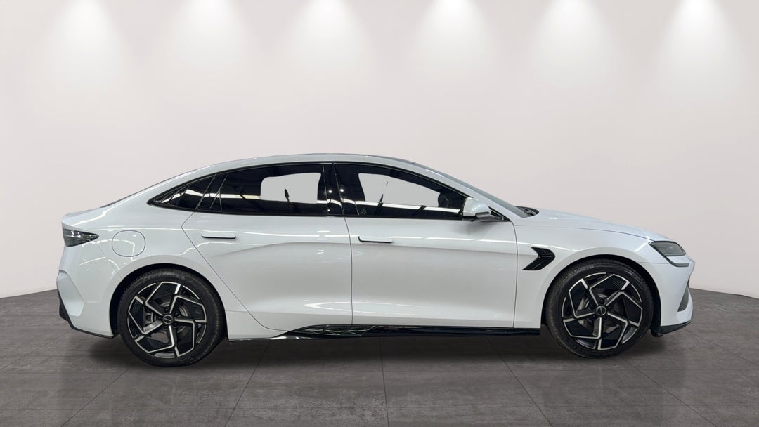 2023 Byd Seal Performance, Automatic, 22981 km, Right Side View