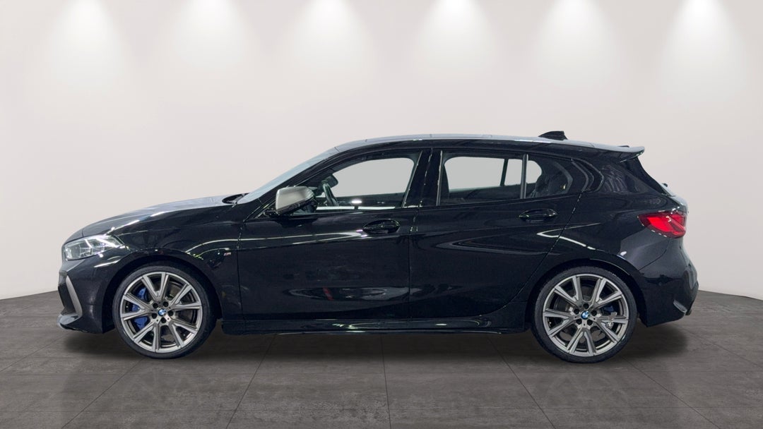 2022 BMW 1 M135i Xdrive, Automatic, 30263 km, Left Side View