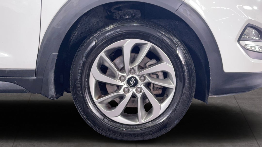 2016 Hyundai Tucson Active (fwd), Automatic, 130154 km, Right Front Wheel