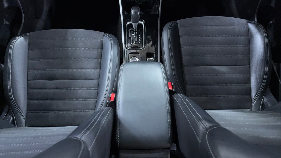 2019 Mitsubishi Outlander Ls 7 Seat (AWD), Automatic, 102224 km, Center Console