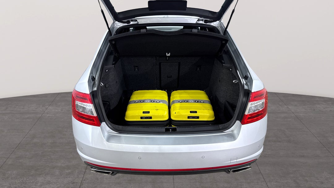 2015 SKODA Octavia Rs 162 Tsi, Automatic, 94691 km, Boot Inside View with Luggage