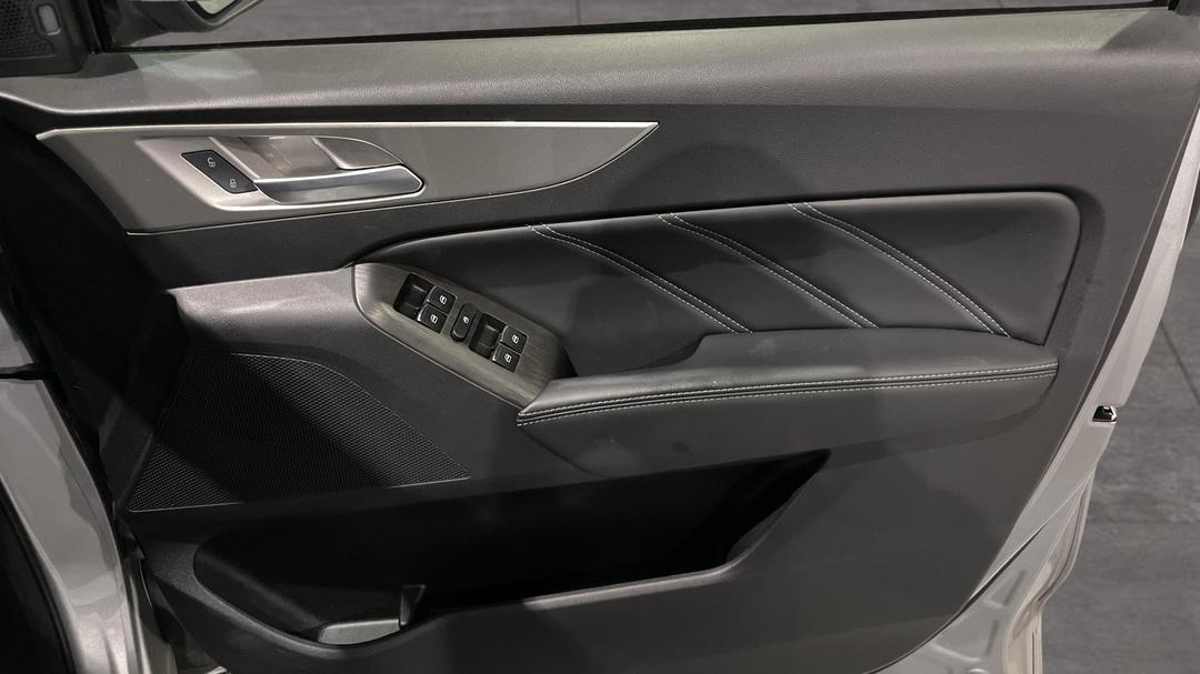 2022 GWM Ute Cannon-l (4x4), Automatic, 33084 km, Speaker View
