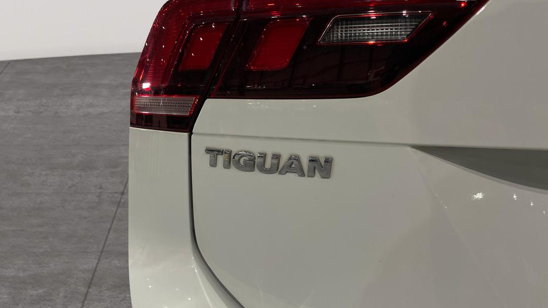 2019 Volkswagen Tiguan 132 Tsi R-line Edition, Automatic, 131927 km, Badge (Boot Left Side)