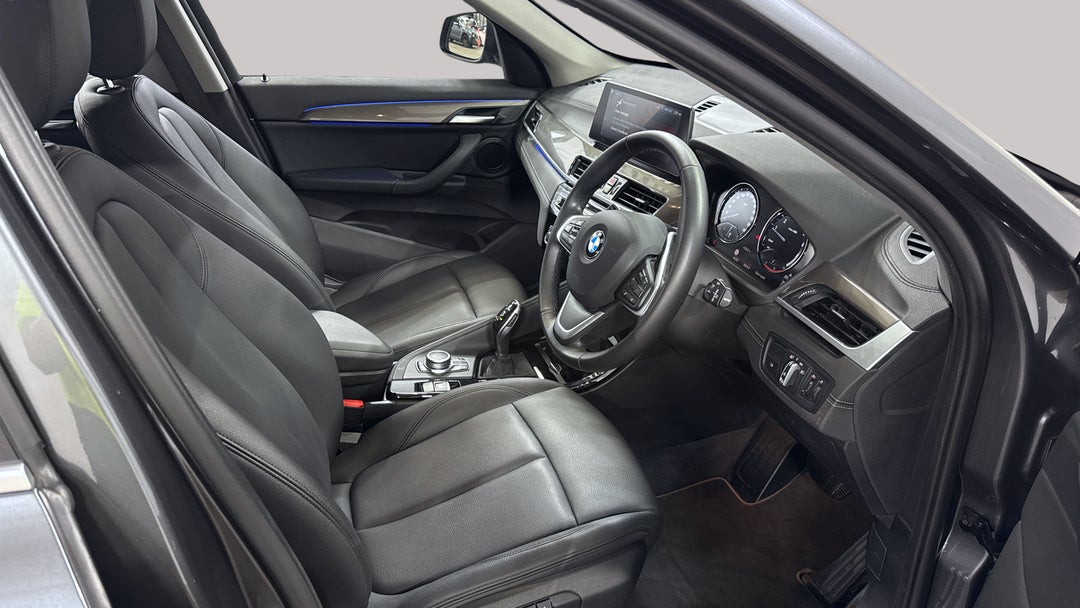 2020 BMW X1 sDrive 20i, Automatic, 44202 km, Right Side Front Door Cabin View