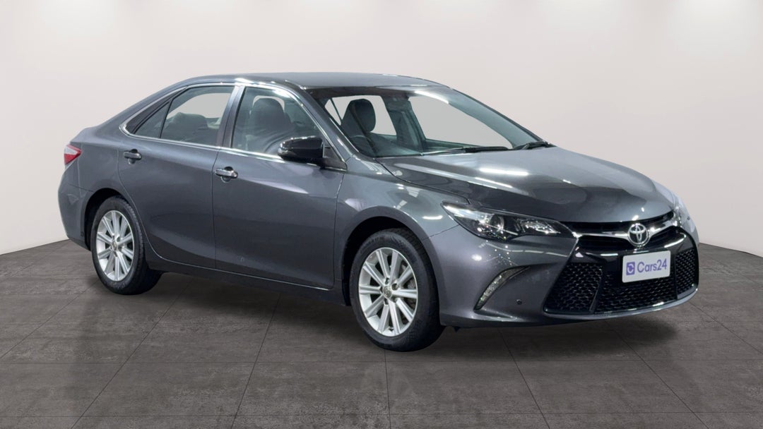 2017 Toyota Camry Atara S, Automatic, 115034 km, Right Front Diagonal (45- Degree) View