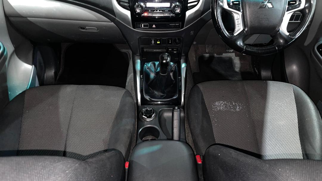 2018 Mitsubishi Triton Gls (4x4) Sports Edt, Manual, 111209 km, Center Console