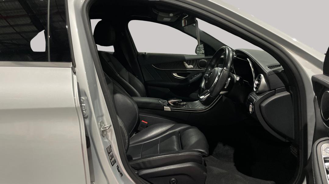 2019 Mercedes-benz C200 Eq (hybrid), Automatic, 70508 km, Right Side Front Door Cabin View