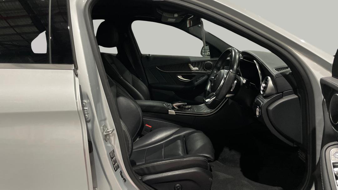 2019 Mercedes-benz C200 Eq (hybrid), Automatic, 70508 km, Right Side Front Door Cabin View