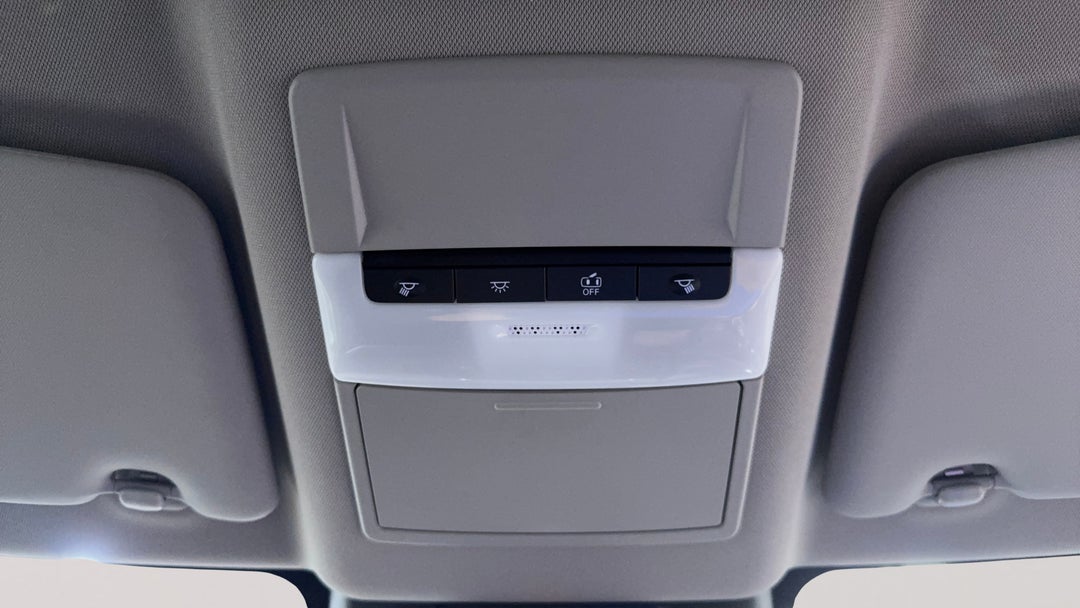 On-Roof Controls/Sunglass holder