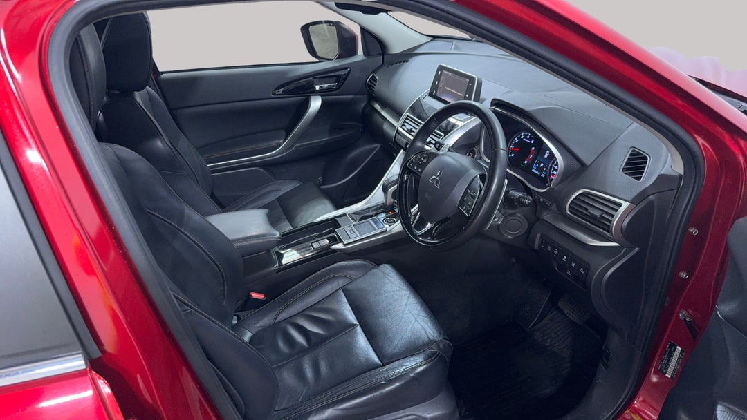 2018 Mitsubishi Eclipse Cross Exceed (AWD), Automatic, 96321 km, Right Side Front Door Cabin View
