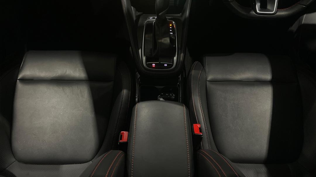 2023 MG Zst Excite, Automatic, 13124 km, Center Console
