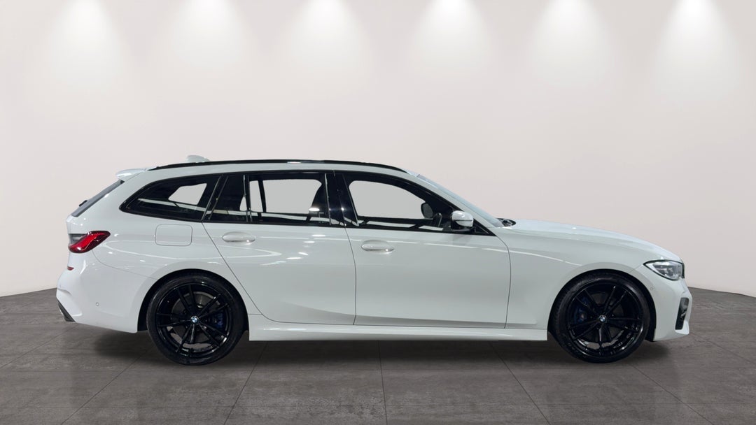 2020 BMW 3 30i Touring M Sport, Automatic, 43250 km, Right Side View