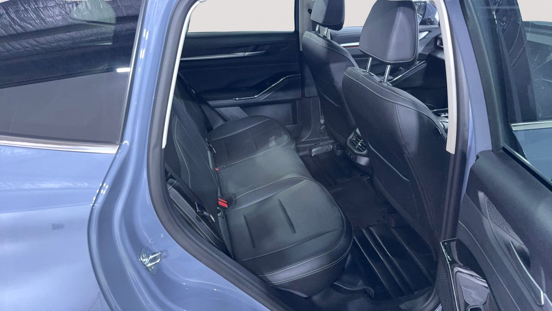 2024 GWM Haval H6 Ultra Hybrid, Automatic, 23852 km, Right Side Rear Door Cabin View