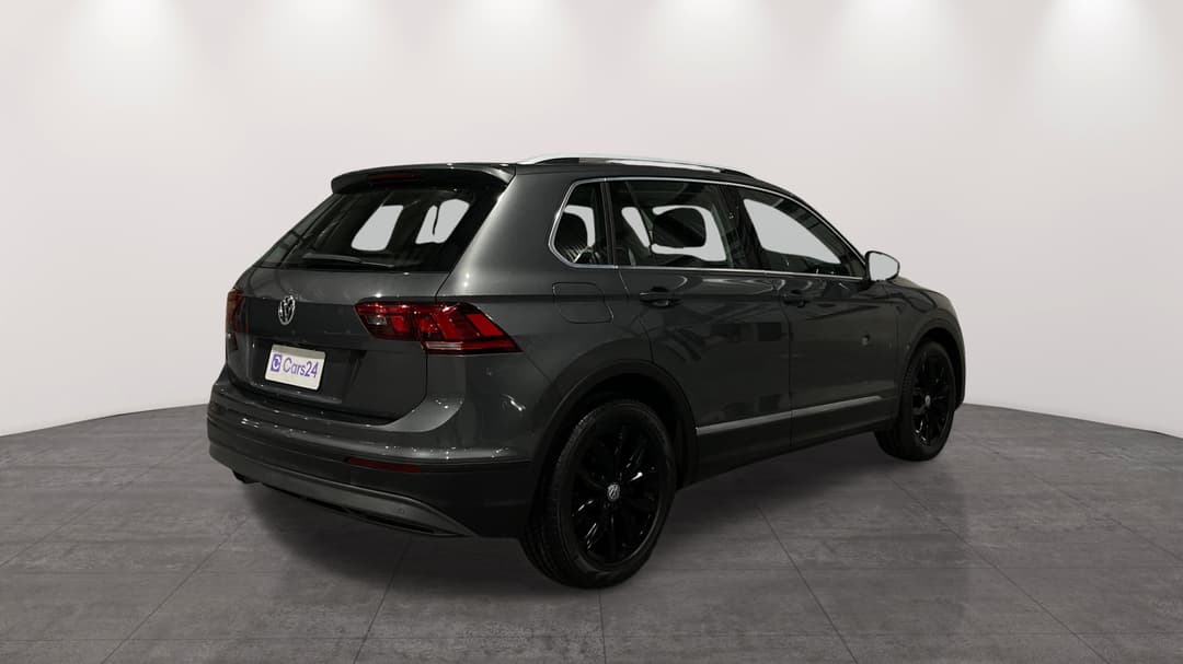 2020 Volkswagen Tiguan 110 Tsi Comfortline, Automatic, 67627 km, Right Back Diagonal (45- Degree) View