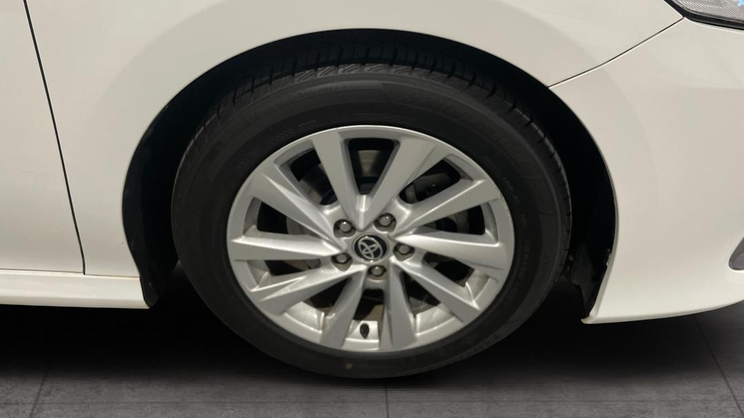 2021 Toyota Camry Ascent, Automatic, 75290 km, Right Front Wheel