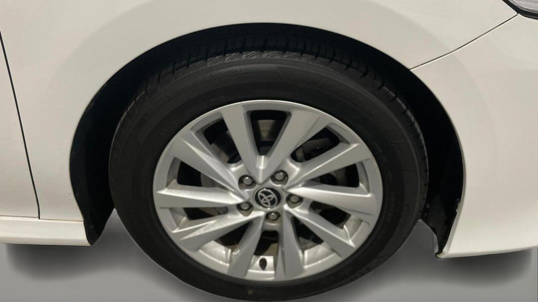 2021 Toyota Camry Ascent, Automatic, 75290 km, Right Front Wheel