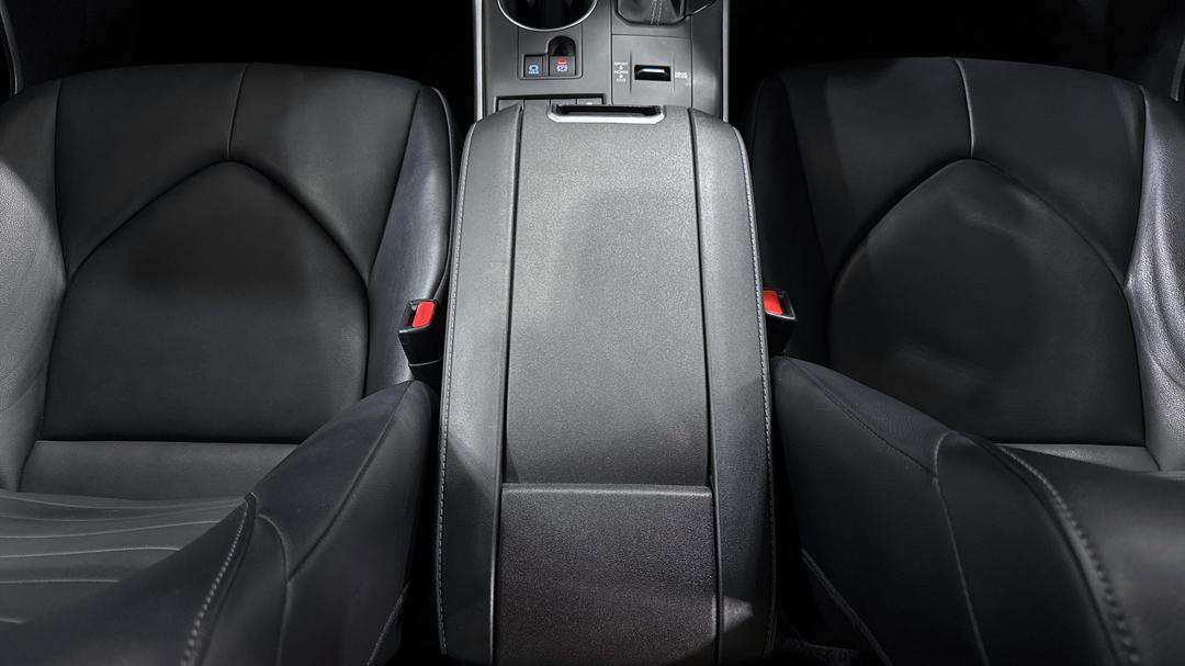 2022 Toyota Kluger Gxl Hybrid AWD, Automatic, 55788 km, Center Console