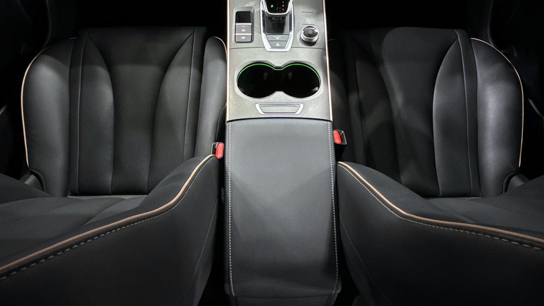 2023 Chery Omoda 5 Bx (basic Version), Automatic, 27245 km, Center Console