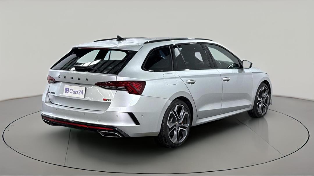 2020 SKODA Octavia Rs, Automatic, 114808 km, Right Back Diagonal (45- Degree) View