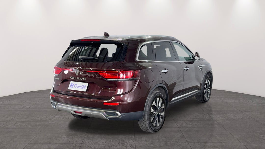 Right Back Diagonal (45- Degree) View