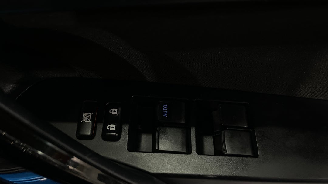 2018 Toyota Corolla Ascent Sport, Automatic, 57573 km, Drivers Side Door Panel Controls