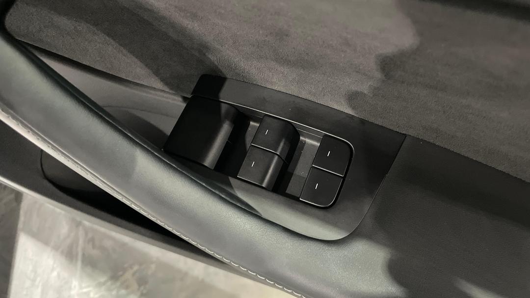 2021 Tesla Model 3 Standard Range Plus RWD, Automatic, 47747 km, Drivers Side Door Panel Controls