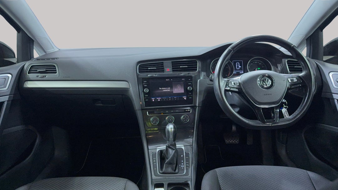 2017 Volkswagen Golf 110 Tsi Trendline, Automatic, 67351 km, Dashboard View