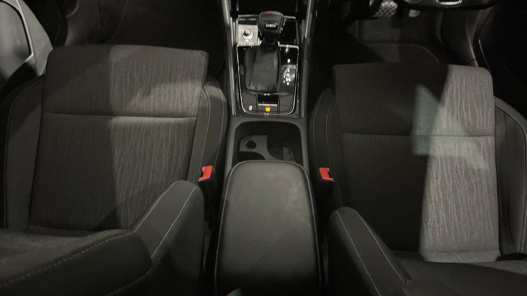 2020 SKODA Karoq 110tsi, Automatic, 115414 km, Center Console