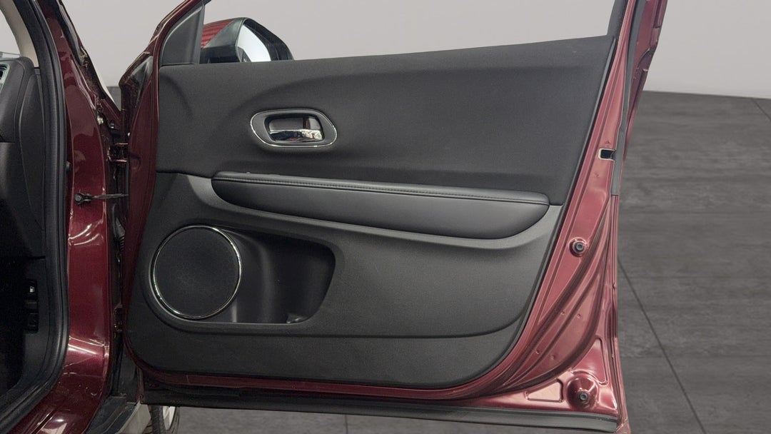 2016 Honda HR-V Vti-s, Automatic, 47753 km, Drivers Side Door Panel Controls