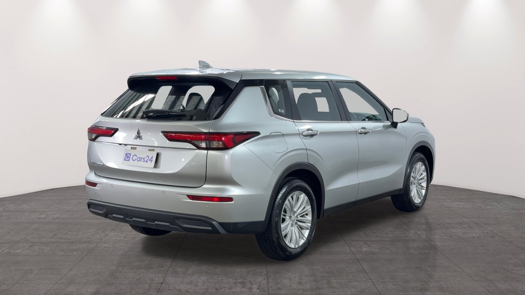 2024 Mitsubishi Outlander Es 5 Seat (2wd), Automatic, 54378 km, Right Back Diagonal (45- Degree) View