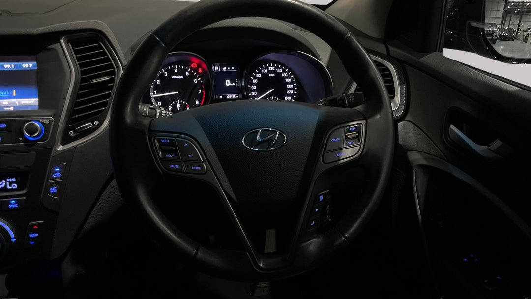 2016 Hyundai Santa Fe 30 Special Edition, Automatic, 139492 km, Steering Wheel Close-up