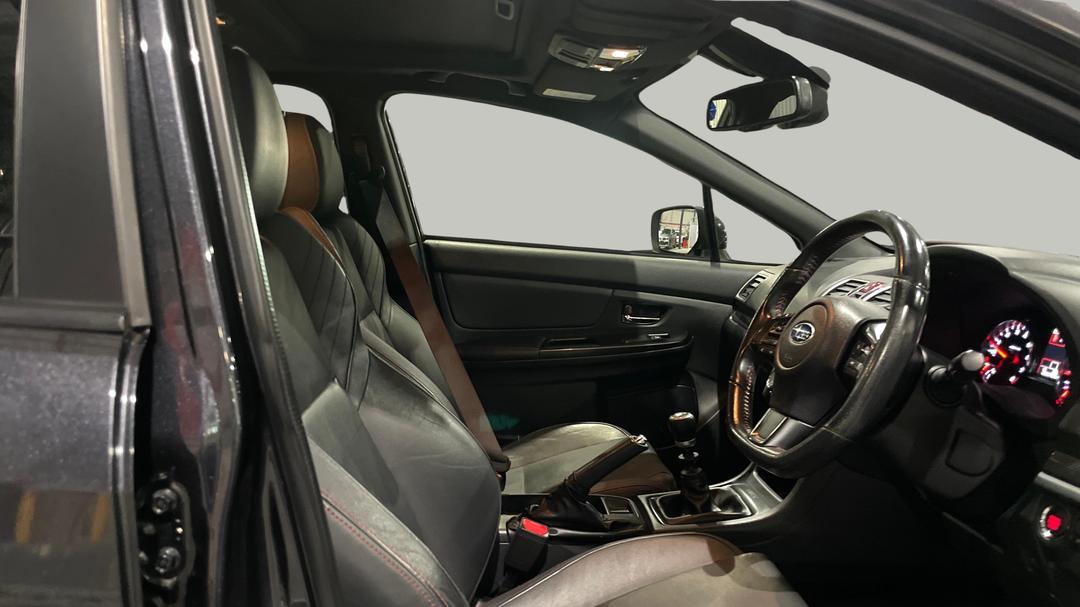 2017 Subaru WRX Premium (AWD), Manual, 99794 km, Right Side Front Door Cabin View