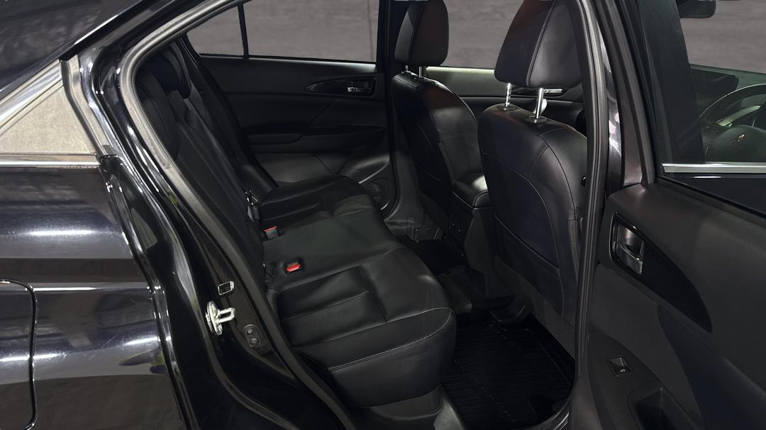 2024 Mitsubishi Eclipse Cross Exceed Phev (AWD), Automatic, 32174 km, Right Side Rear Door Cabin View