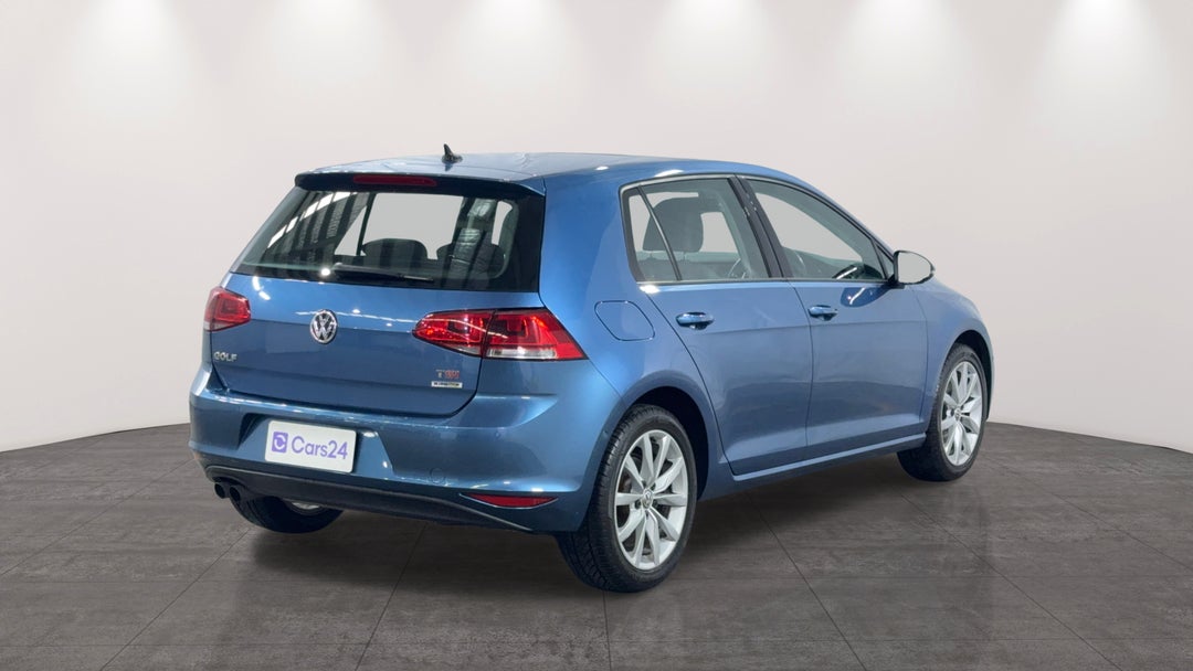 Right Back Diagonal (45- Degree) View