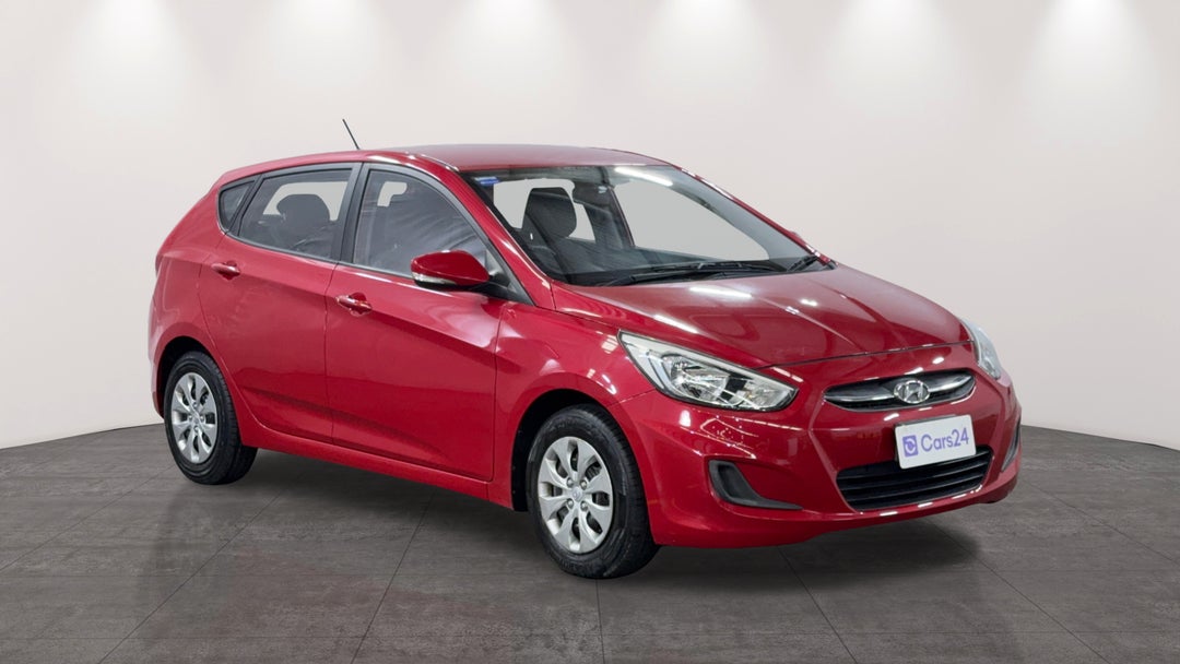 2016 Hyundai Accent Active, Manual, 99458 km, Right Front Diagonal (45- Degree) View
