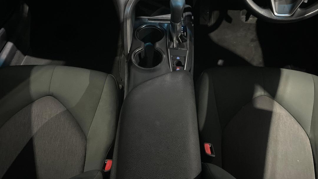 2019 Toyota Camry Ascent, Automatic, 118019 km, Center Console