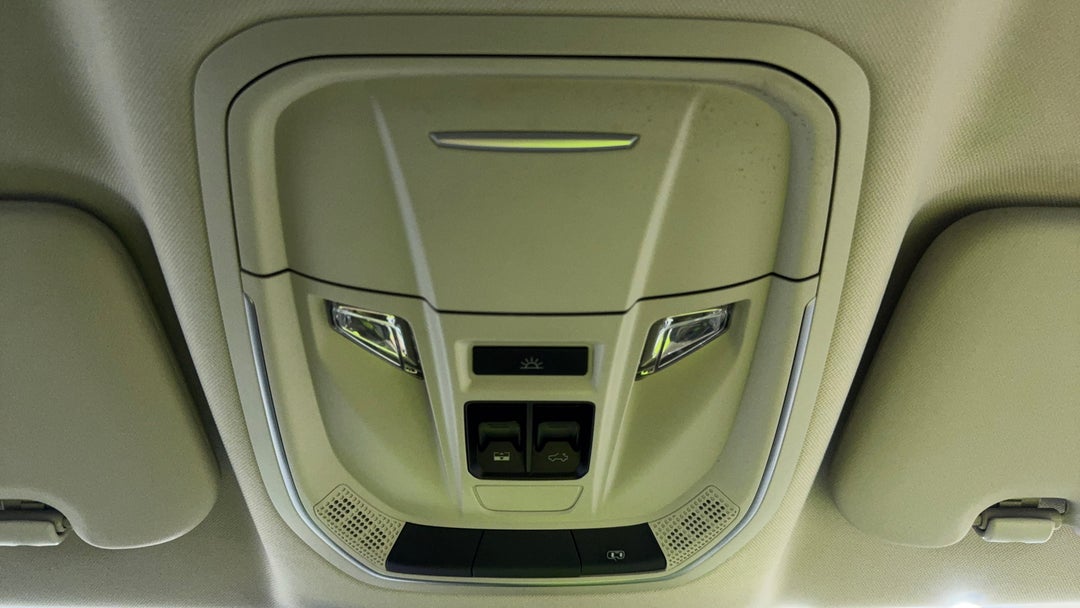 On-Roof Controls/Sunglass holder