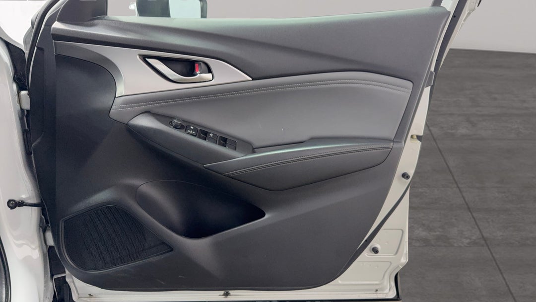 2023 Mazda CX-3 Stouring (fwd), Automatic, 34161 km, Speaker View