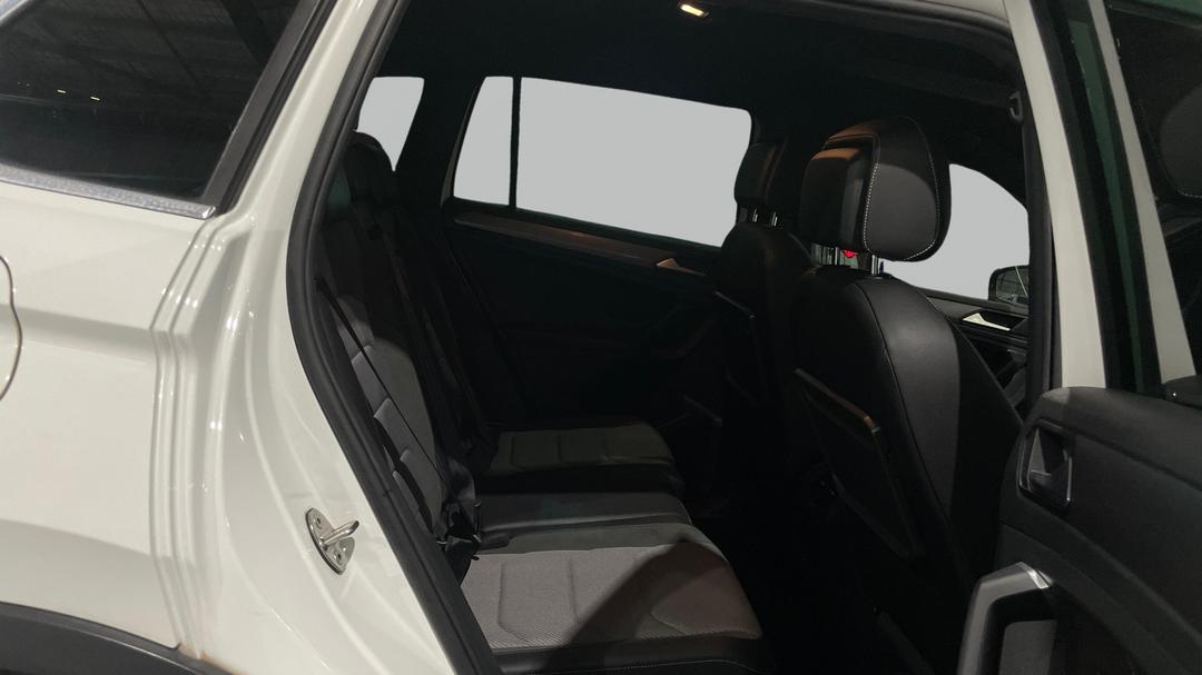 2019 Volkswagen Tiguan 132 Tsi R-line Edition, Automatic, 131927 km, Right Side Rear Door Cabin View