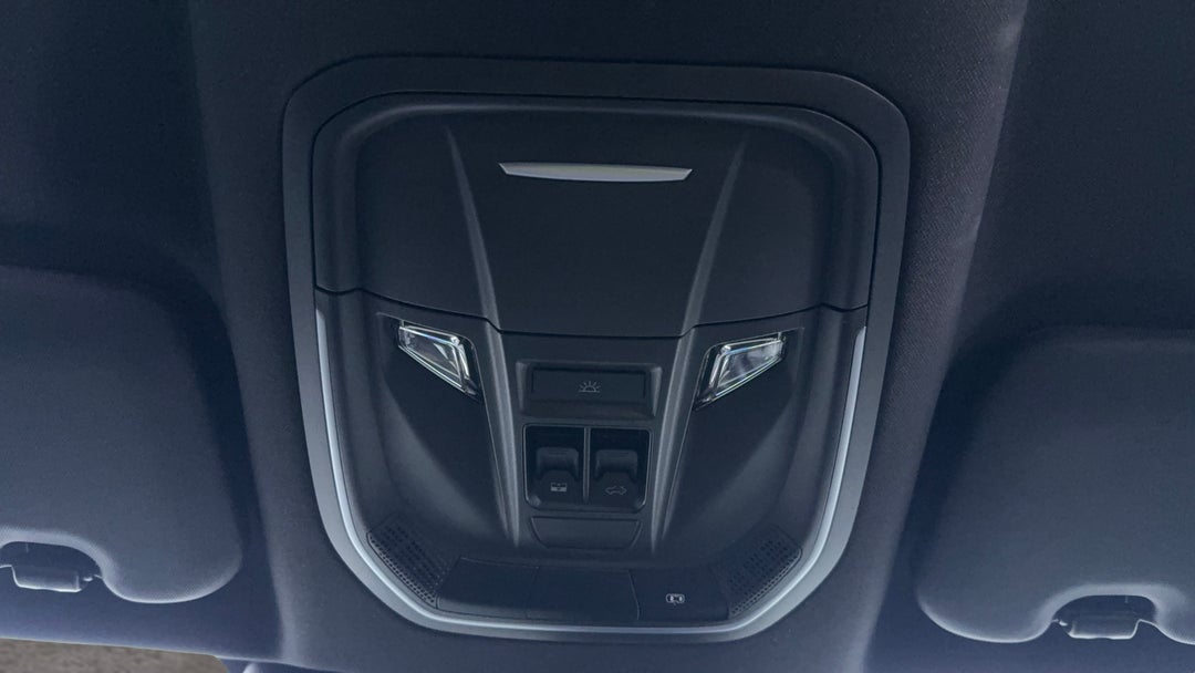 On-Roof Controls/Sunglass holder