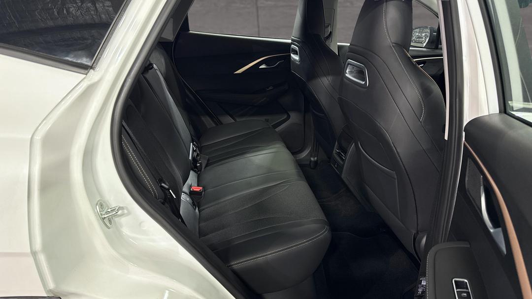 2024 Chery Omoda 5 Fx, Automatic, 18088 km, Right Side Rear Door Cabin View