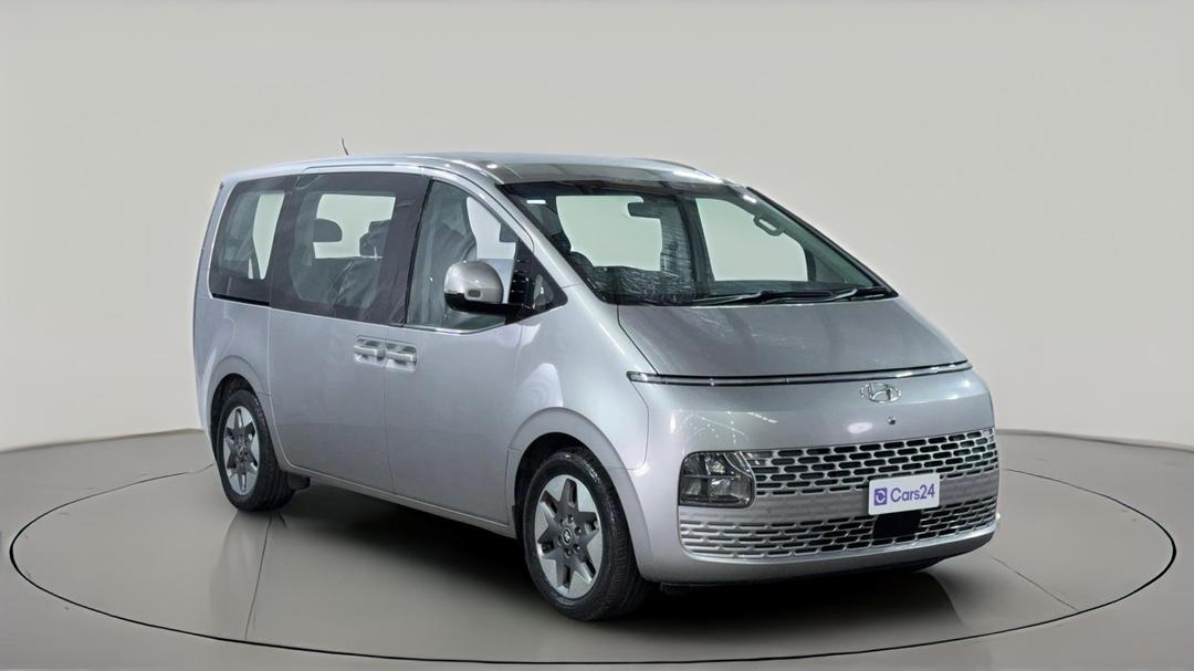2023 Hyundai Staria Staria, Automatic, 81037 km, Right Front Diagonal (45- Degree) View