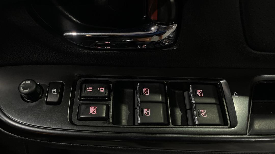 2017 Subaru WRX Premium (AWD), Manual, 99794 km, Drivers Side Door Panel Controls