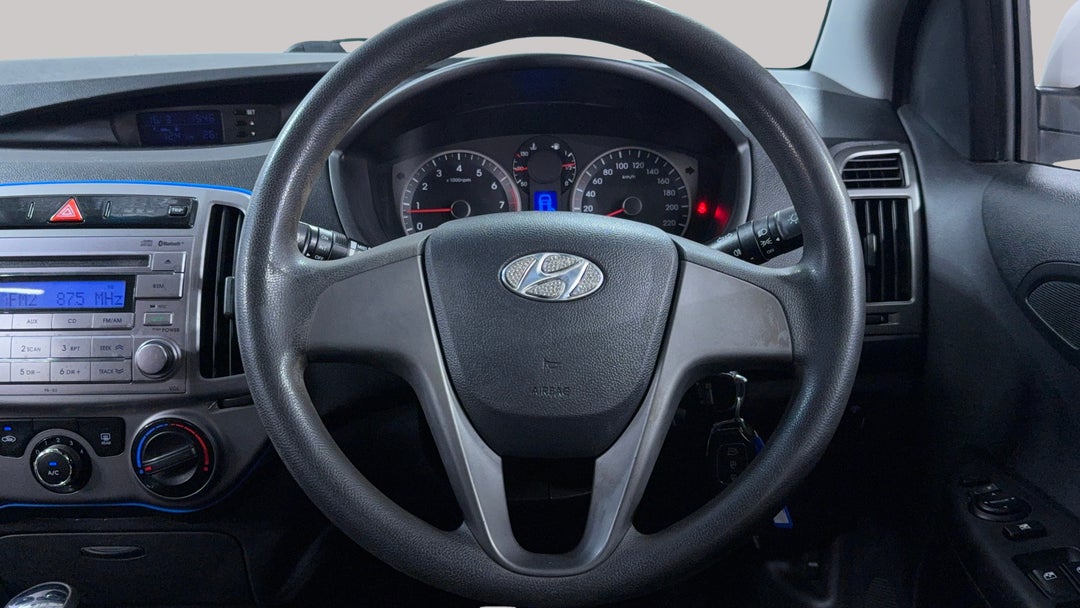 2015 Hyundai I20 Active, Automatic, 115762 km, Steering Wheel Close-up